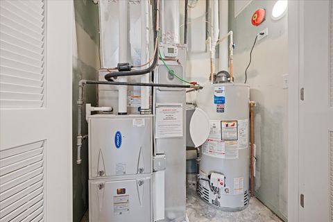 Tiny photo for 186 Lilah Court, Des Plaines, IL 60016 (MLS # 12600083)