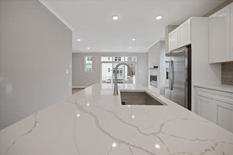 Tiny photo for 186 Lilah Court, Des Plaines, IL 60016 (MLS # 12600083)