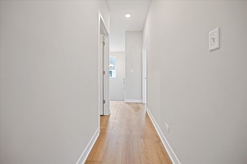 Tiny photo for 186 Lilah Court, Des Plaines, IL 60016 (MLS # 12600083)