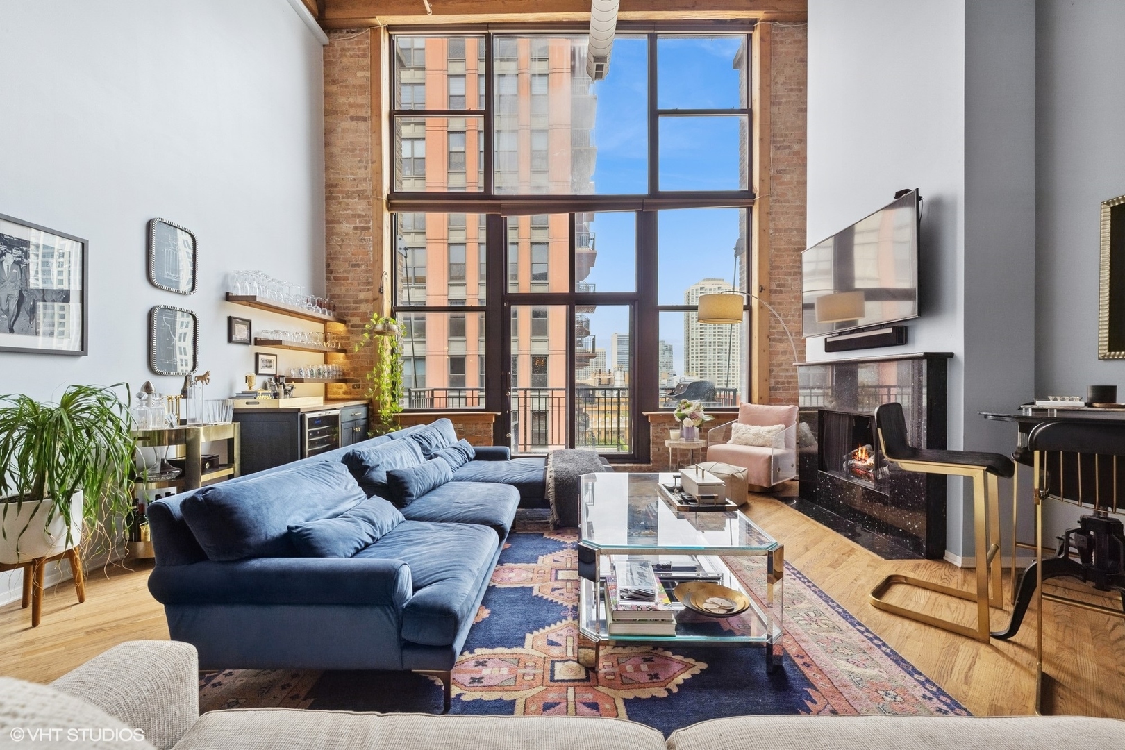 616 W Fulton Street 603