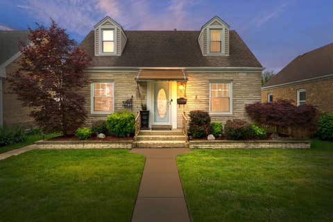 Tiny photo for 7727 W Berwyn Avenue, Chicago, IL 60656 (MLS # 12673472)