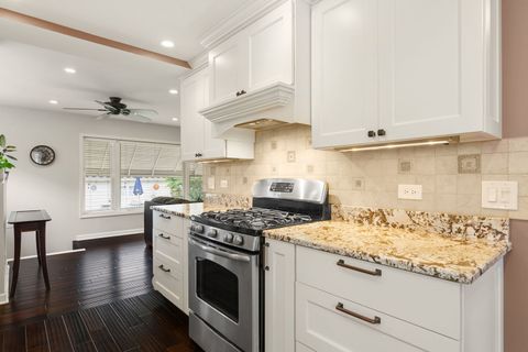 Tiny photo for 7727 W Berwyn Avenue, Chicago, IL 60656 (MLS # 12673472)
