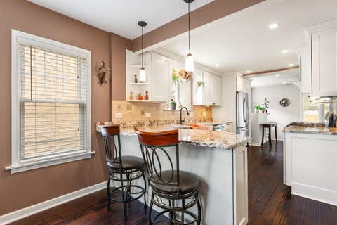 Tiny photo for 7727 W Berwyn Avenue, Chicago, IL 60656 (MLS # 12673472)