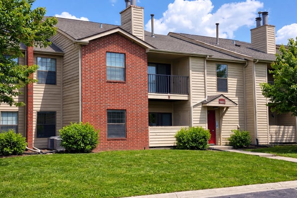 1955 N HICKS RD APT 105, PALATINE, IL 60074 - Image e1abb5bf0584b1dabff41b7abf0b54fd/186928126