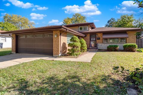 Tiny photo for 16815 Wausau Avenue, South Holland, IL 60473 (MLS # 12508001)