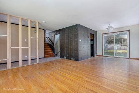 Tiny photo for 16815 Wausau Avenue, South Holland, IL 60473 (MLS # 12508001)