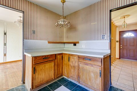 Tiny photo for 16815 Wausau Avenue, South Holland, IL 60473 (MLS # 12508001)