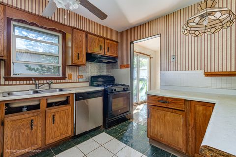 Tiny photo for 16815 Wausau Avenue, South Holland, IL 60473 (MLS # 12508001)