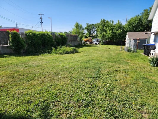 1216 W MARKET ST, BLOOMINGTON, IL 61701 - Image e1b2d78bbedf1fc5ab050f9bf623e764/3412233919