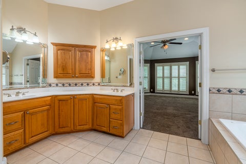 Tiny photo for 2201 Kingspointe Drive, Marion, IL 62959 (MLS # 12739453)