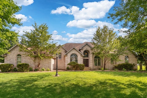 Tiny photo for 2201 Kingspointe Drive, Marion, IL 62959 (MLS # 12739453)