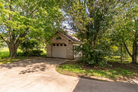 Tiny photo for 2201 Kingspointe Drive, Marion, IL 62959 (MLS # 12739453)