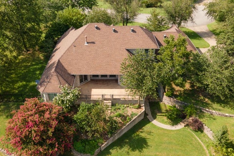 Tiny photo for 2201 Kingspointe Drive, Marion, IL 62959 (MLS # 12739453)
