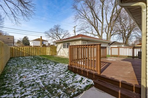 Tiny photo for 9032 Luna Avenue, Morton Grove, IL 60053 (MLS # 12541696)