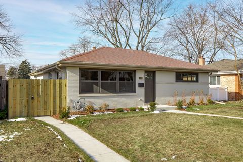 Tiny photo for 9032 Luna Avenue, Morton Grove, IL 60053 (MLS # 12541696)