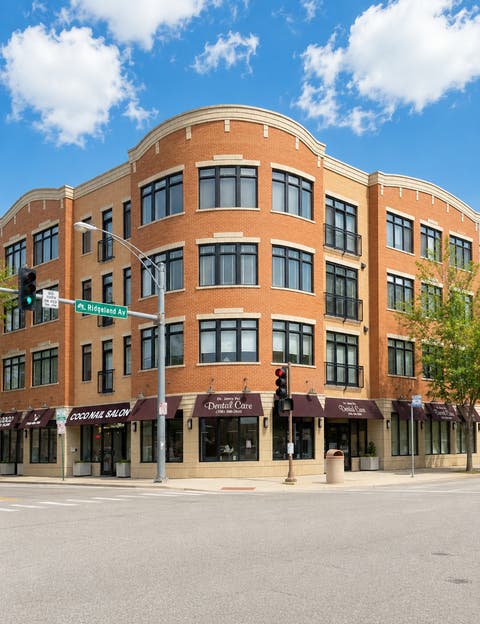 Photo of 106 S Ridgeland Avenue #304, Oak Park, IL 60302 (MLS # 12702024)