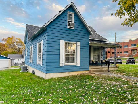 Tiny photo for 734 S MCKINLEY Street, Harrisburg, IL 62946 (MLS # EB460414)