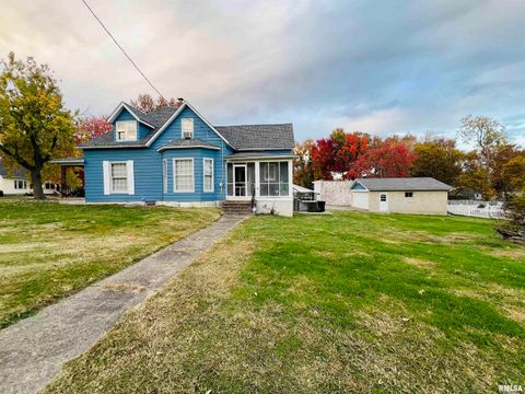 Tiny photo for 734 S MCKINLEY Street, Harrisburg, IL 62946 (MLS # EB460414)
