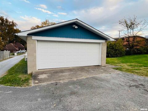 Tiny photo for 734 S MCKINLEY Street, Harrisburg, IL 62946 (MLS # EB460414)