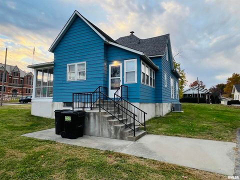 Tiny photo for 734 S MCKINLEY Street, Harrisburg, IL 62946 (MLS # EB460414)