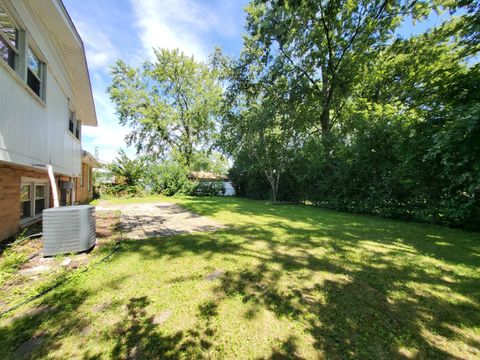 Tiny photo for 17113 Elm Drive, Hazel Crest, IL 60429 (MLS # 12484998)