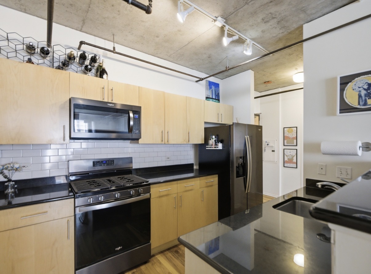 700 W Van Buren Street 602