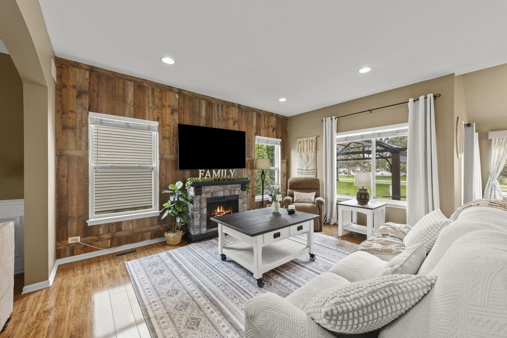 2653 Indian Cliffs Lane