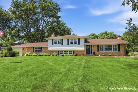 Photo of 152 Foxwood Lane, Barrington, IL 60010 (MLS # 12684812)