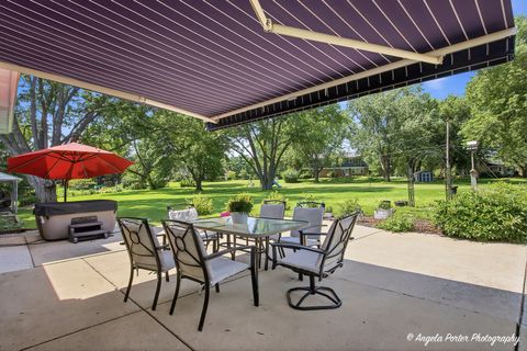 Tiny photo for 152 Foxwood Lane, Barrington, IL 60010 (MLS # 12684812)