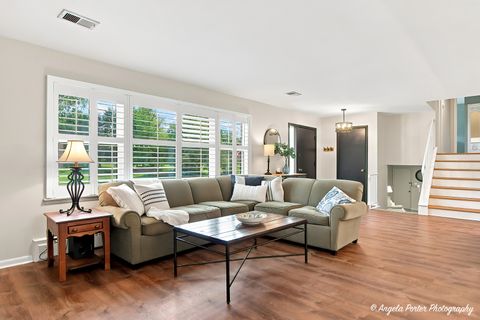 Tiny photo for 152 Foxwood Lane, Barrington, IL 60010 (MLS # 12684812)