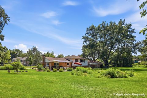 Tiny photo for 152 Foxwood Lane, Barrington, IL 60010 (MLS # 12684812)