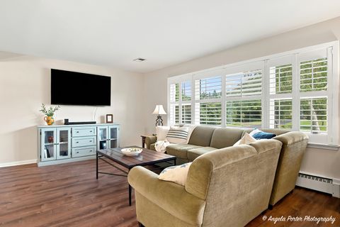 Tiny photo for 152 Foxwood Lane, Barrington, IL 60010 (MLS # 12684812)