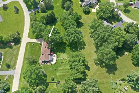 Tiny photo for 152 Foxwood Lane, Barrington, IL 60010 (MLS # 12684812)