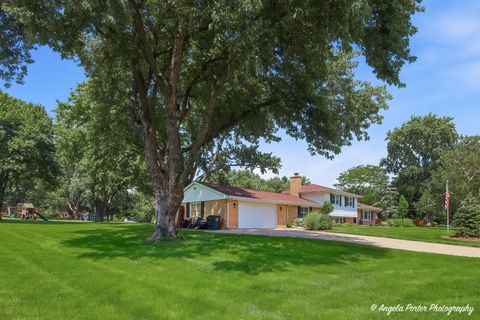 Tiny photo for 152 Foxwood Lane, Barrington, IL 60010 (MLS # 12684812)