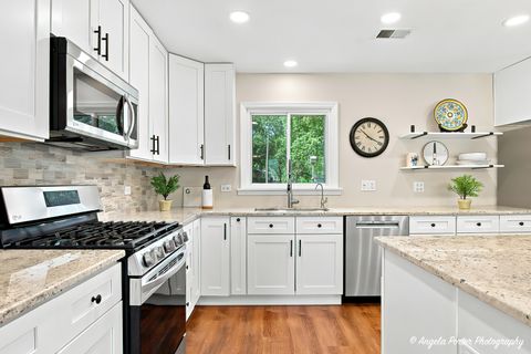 Tiny photo for 152 Foxwood Lane, Barrington, IL 60010 (MLS # 12684812)