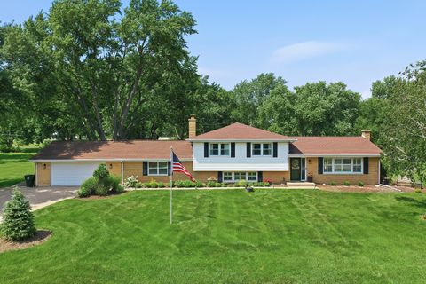 Tiny photo for 152 Foxwood Lane, Barrington, IL 60010 (MLS # 12684812)