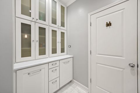 Tiny photo for 860 W Buckingham Place #2W, Chicago, IL 60657 (MLS # 12626197)