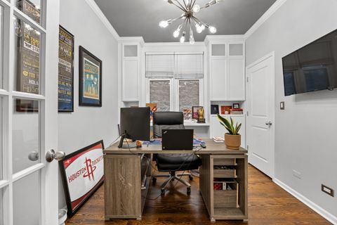 Tiny photo for 860 W Buckingham Place #2W, Chicago, IL 60657 (MLS # 12626197)