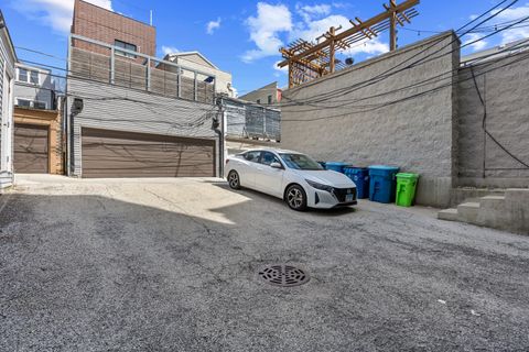 Tiny photo for 860 W Buckingham Place #2W, Chicago, IL 60657 (MLS # 12626197)