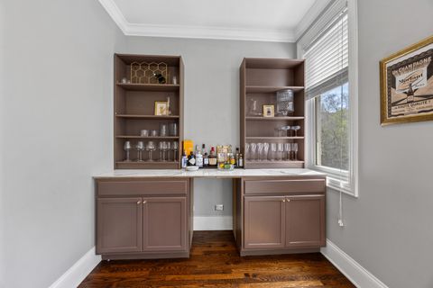 Tiny photo for 860 W Buckingham Place #2W, Chicago, IL 60657 (MLS # 12626197)