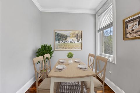 Tiny photo for 860 W Buckingham Place #2W, Chicago, IL 60657 (MLS # 12626197)
