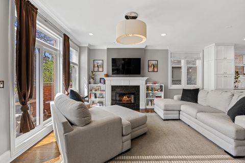 Tiny photo for 860 W Buckingham Place #2W, Chicago, IL 60657 (MLS # 12626197)