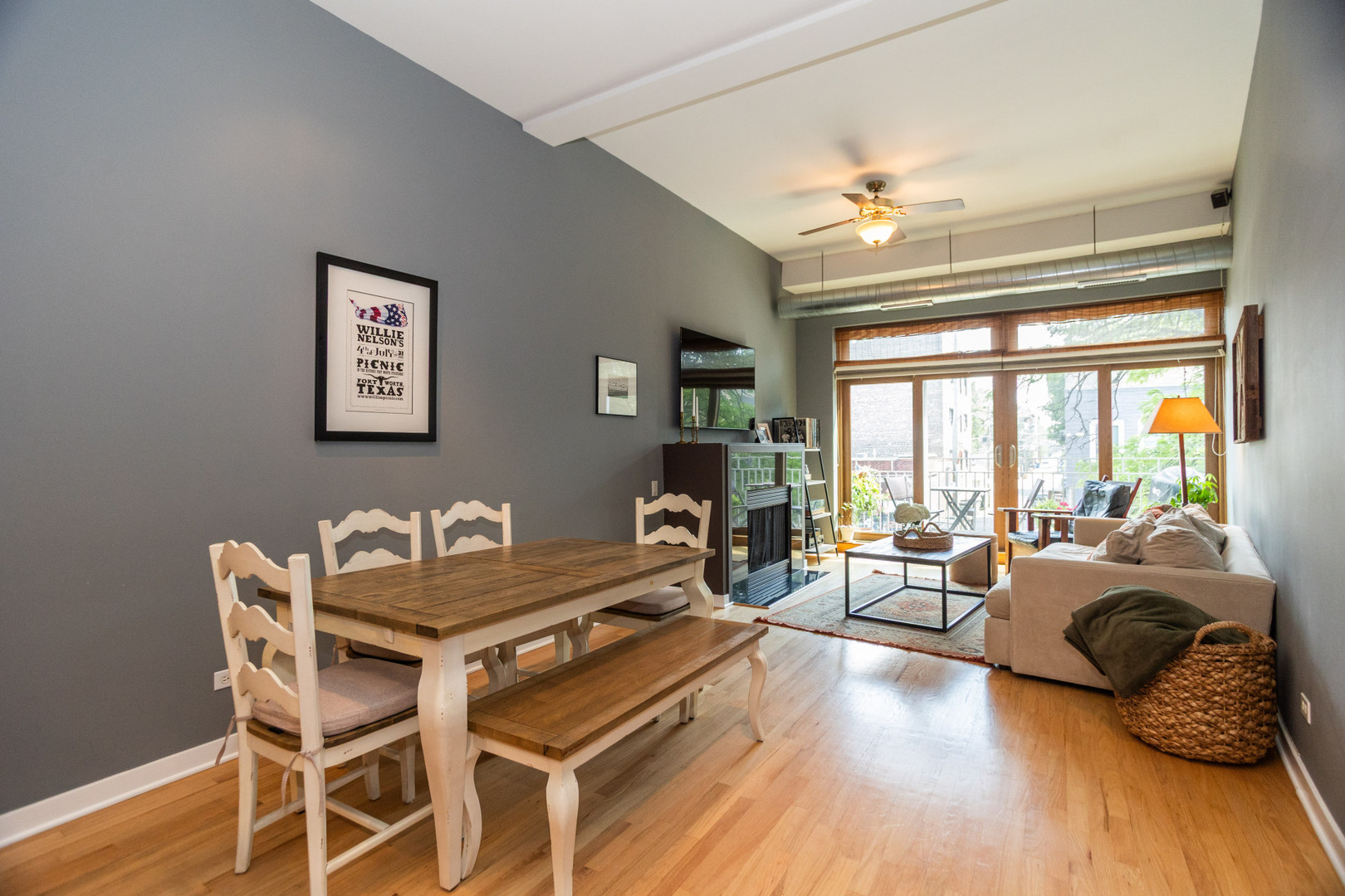 1616 W Montrose Avenue 2E