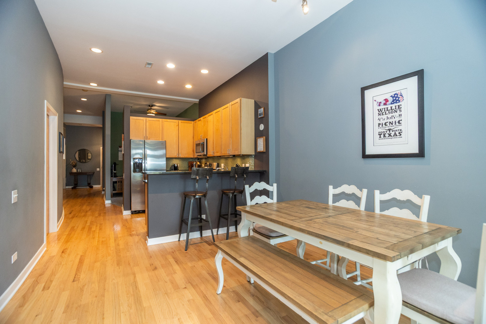 1616 W Montrose Avenue 2E