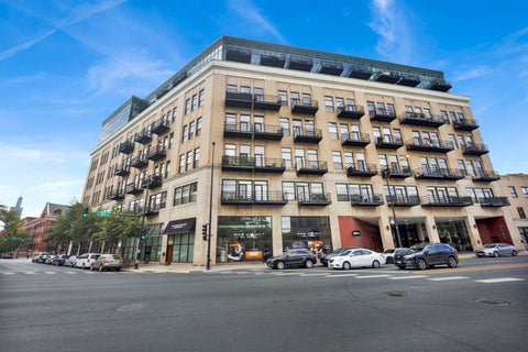 Photo of 1645 W Ogden Avenue #718, Chicago, IL 60612 (MLS # 12710543)