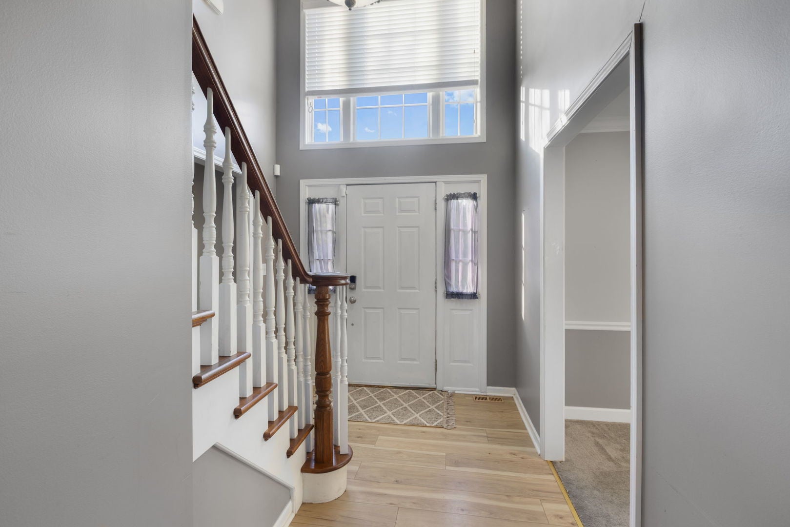 697 Fox Hollow