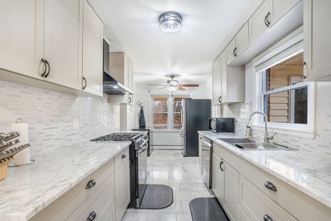 Tiny photo for 39294 N North Avenue, Beach Park, IL 60099 (MLS # 12605551)