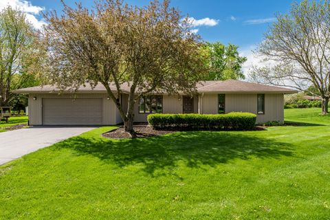 Photo of 11891 Tresemer Road, Roscoe, IL 61073 (MLS # 12639223)
