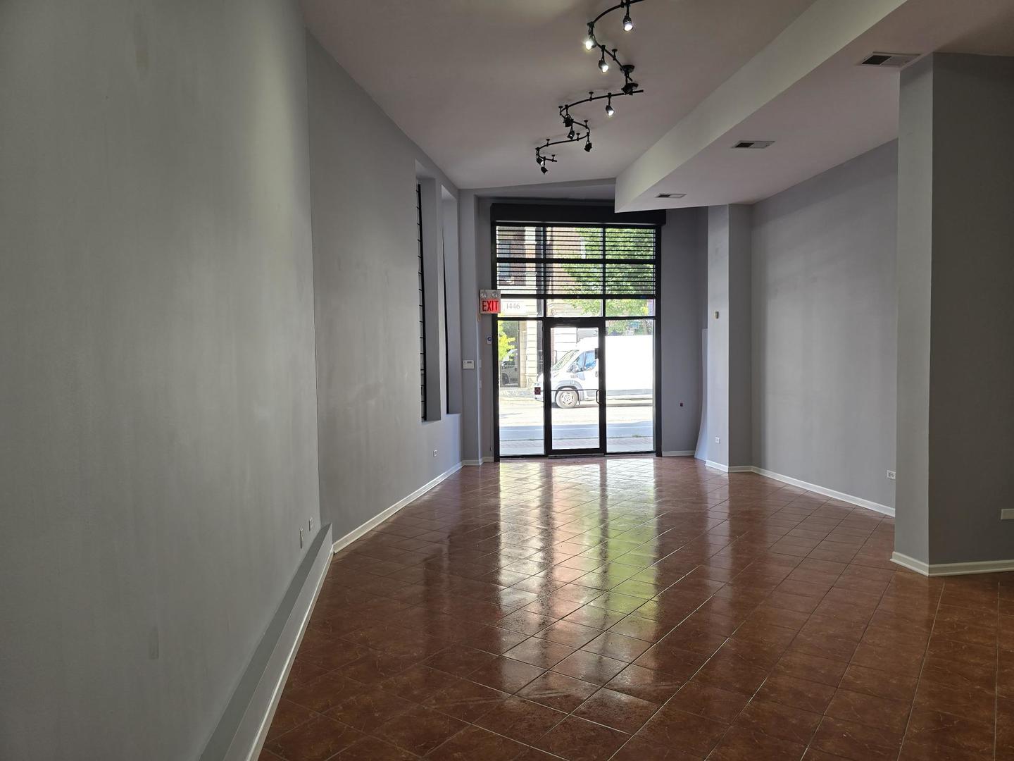 1449 W Fullerton Avenue