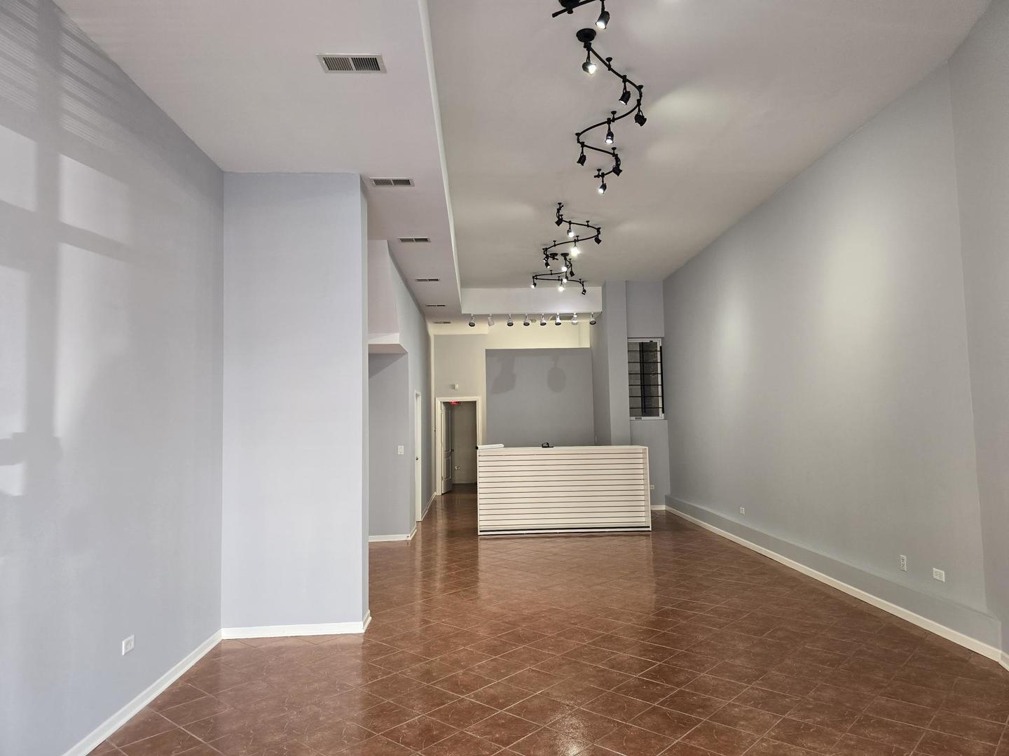 1449 W Fullerton Avenue